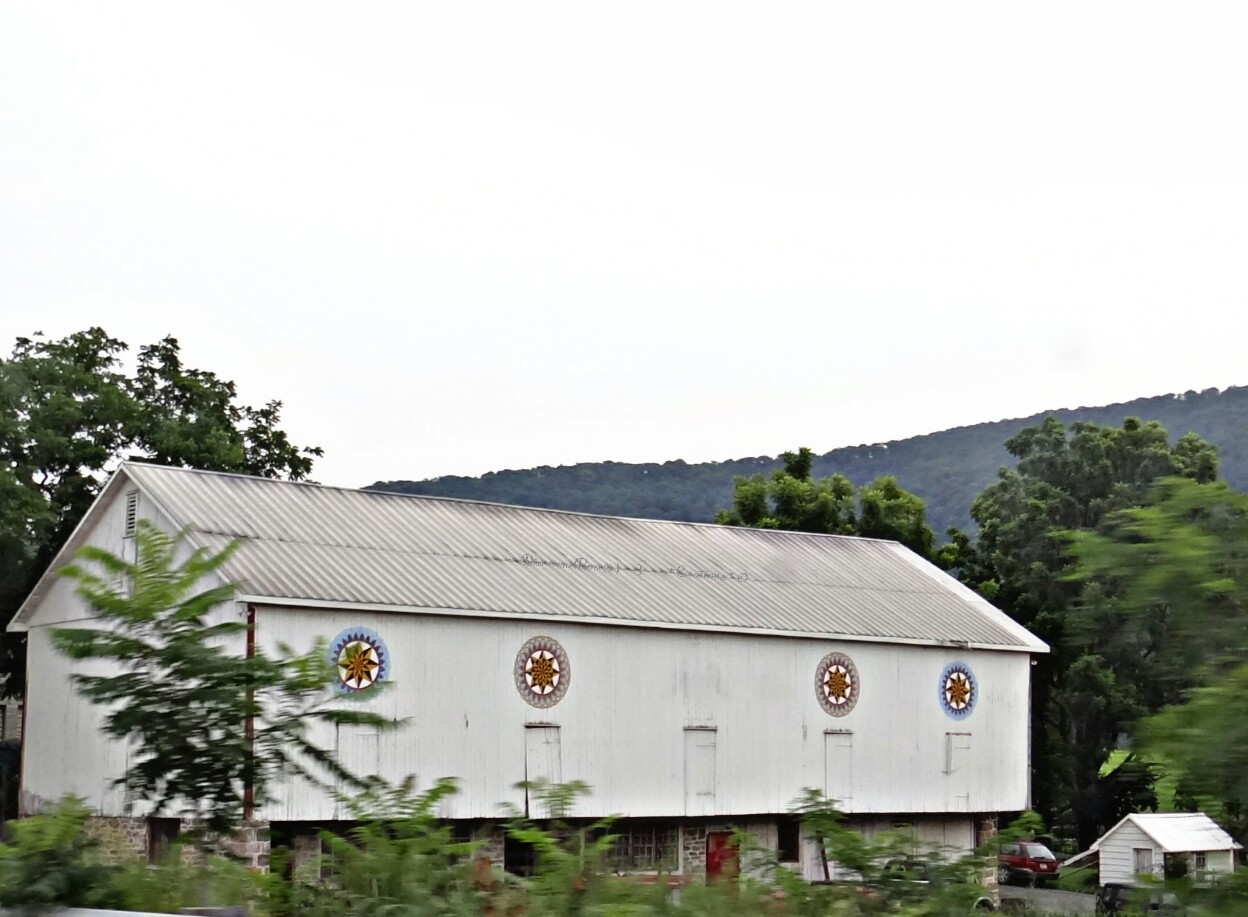 The Pennsylvania Dutch Barn With Hex Signs Hexsigns