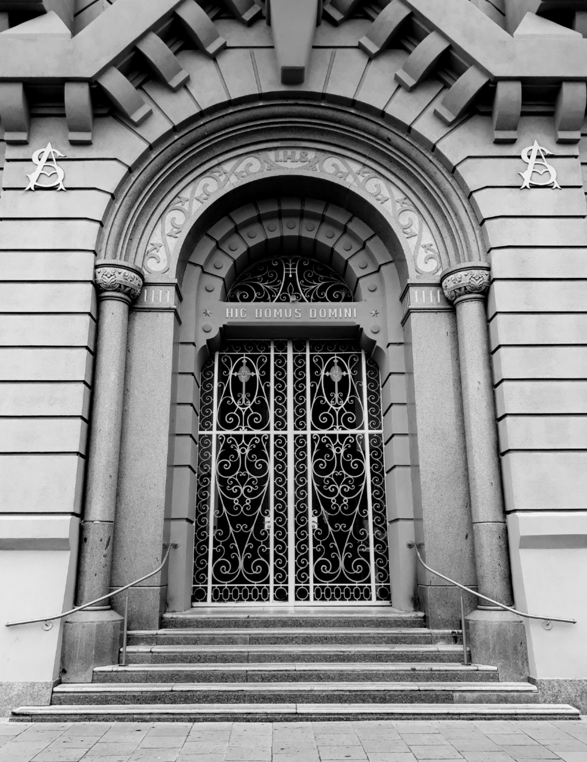  #freetoedit #church #photography #blackandwhitephotography #blackandwhite #door #gate 