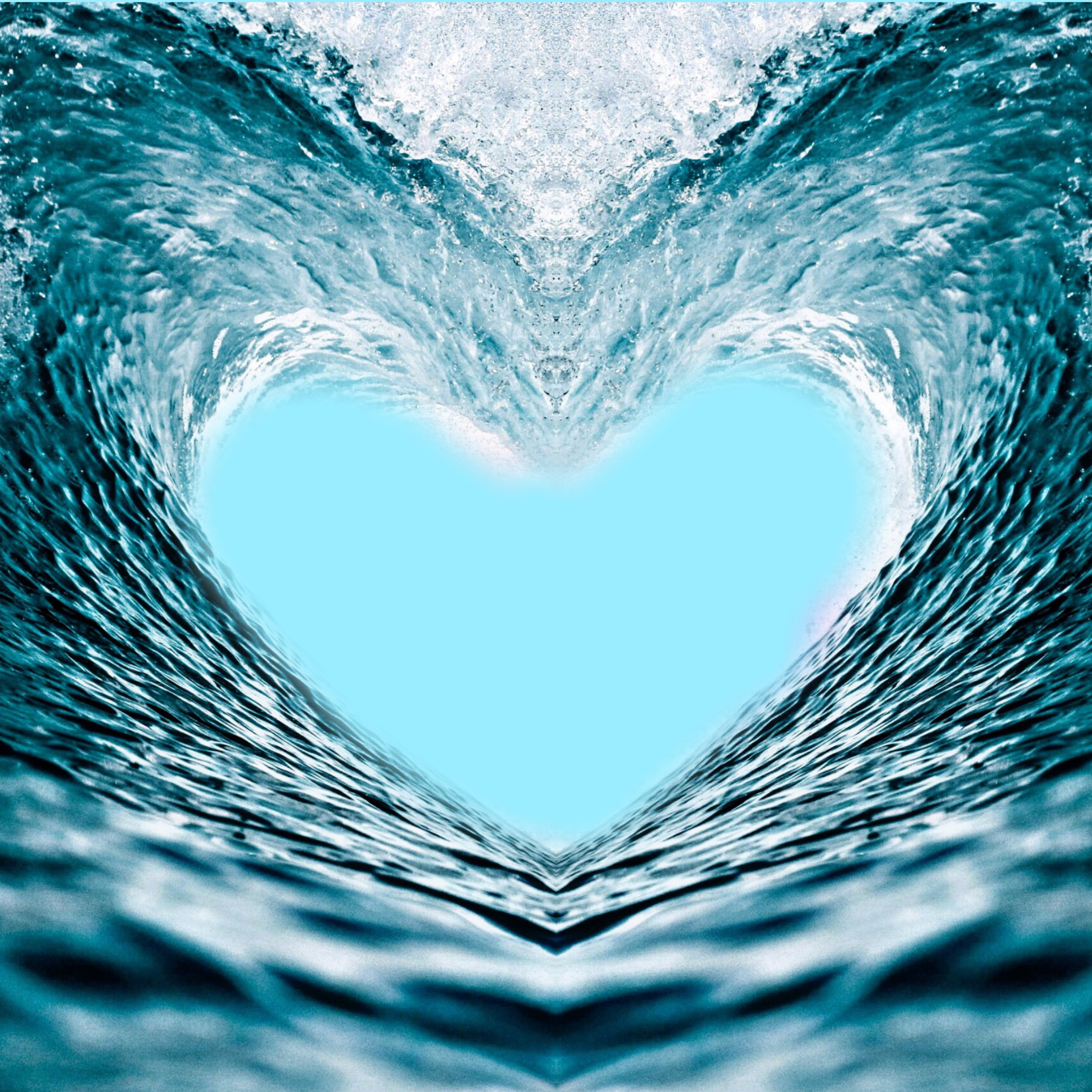 Океан и про любовь. В сердце моря. Сердце из воды. Волна сердце. Океан любви.