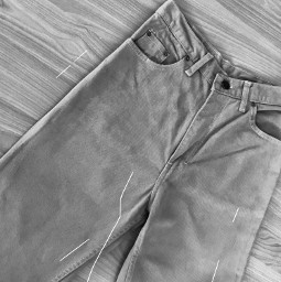 blackandwhite blackandwhitephoto jeans jean jeansstyle blackandwhitephotography chic sportychic