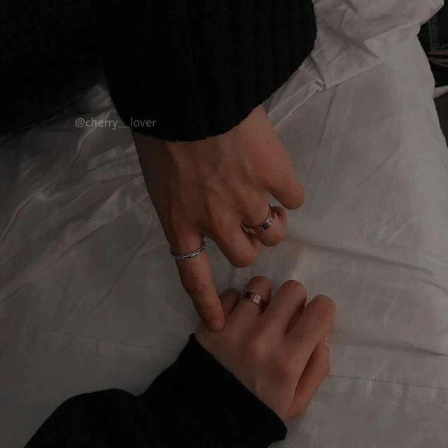 Hand Girl Boy Aesthetic Korean Image By ɯiuꏳꀍꏂꏂꋪꌩ Hand Girl Boy Aesthetic Korean Image By ɯiuꏳꀍꏂꏂꋪꌩ