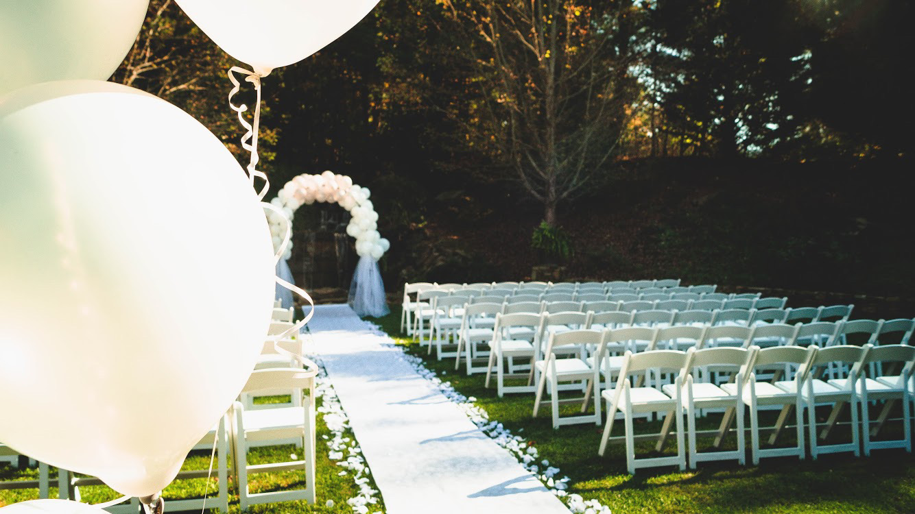 Wedding stuff #wedding #beautiful #white #followme #nature #freetoedit #fall #balloons 