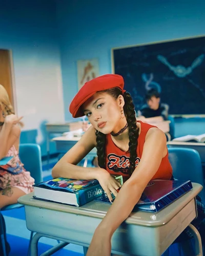 #oliviarodrigo #school #schoolgirl #schoolvibes #barrett #french #biology #liv #livrodrigo #olivia #rodrigo #livies #teal #blue #braids #desk #fashion #beautiful #pretty #vintage #cute ☎️ #freetoedit