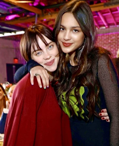 #oliviarodrigo #billieeilish #friends #friendshipgoals #olivia #rodrigo #billie #eilish #beautiful #gorgeous #talented #stunning #fashion #makeup #livrodrigo #billieeilishfan #oliviarodrigofan #cute #adorable #happy #happiness #music #jewlery #billieeilishandoliviarodrigo #party ☘️