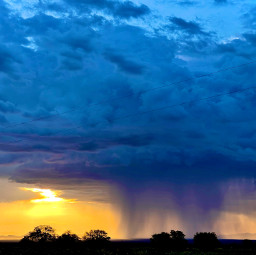 monsoonvibes sunsetsky arizonasunset cloudsandsky exploretocreate naturephotography sunsetphotography amazingclouds pcskyandclouds skyandclouds